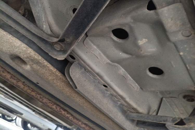 Used Cadillac SRX 2013 3.0L Elite Model Chassis Rear Right