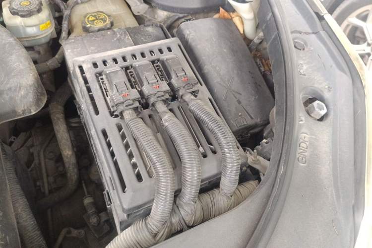 Used Cadillac SRX 2013 3.0L Elite Model Engine Bay Left