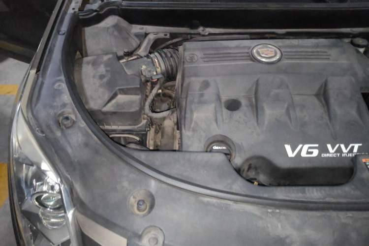 Used Cadillac SRX 2013 3.0L Comfort Model Engine Bay Right