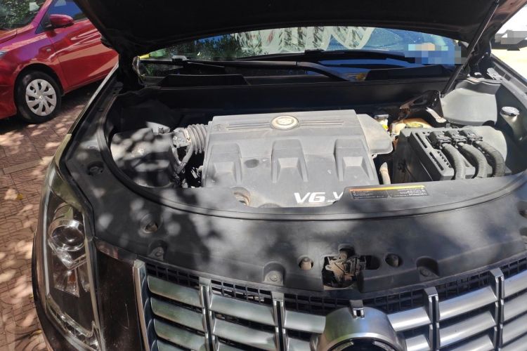 Used Cadillac SRX 2013 3.0L Elite Model Engine Bay Right