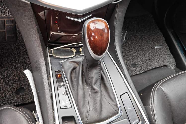 Used Cadillac SRX 2013 3.0L Leading Model Gear Lever