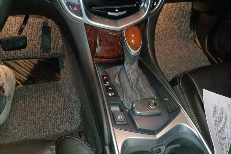 Used Cadillac SRX 2013 3.0L Luxury Model Gear Lever