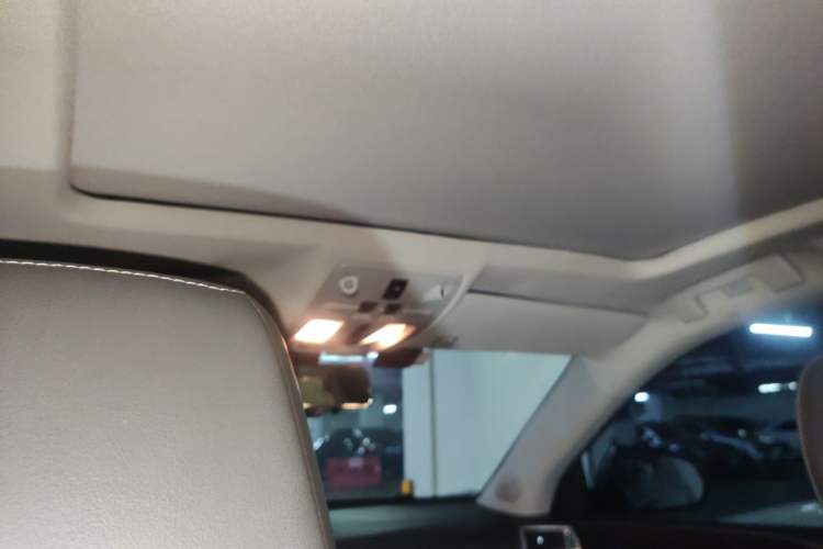 Used Cadillac SRX 2013 3.0L Leading Model Headliner