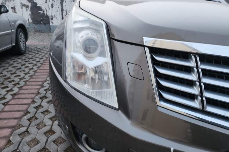 Used Cadillac SRX 2013 3.0L Leading Model Right Front Headlight