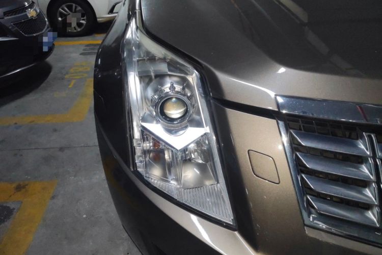 Used Cadillac SRX 2013 3.0L Comfort Model Right Front Headlight