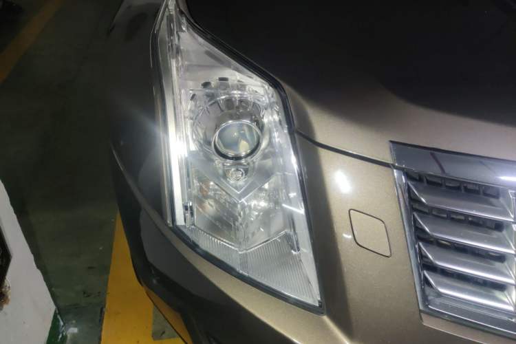 Used Cadillac SRX 2013 3.0L Leading Model Right Front Headlight