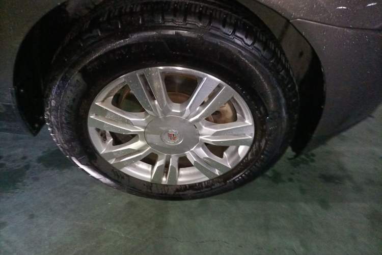Used Cadillac SRX 2013 3.0L Luxury Model Right Front Wheel Hub