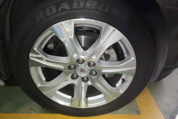 Used Cadillac SRX 2013 3.0L Leading Model Right Front Wheel Hub