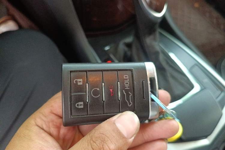 Used Cadillac SRX 2013 3.0L Elite Model Vehicle Key