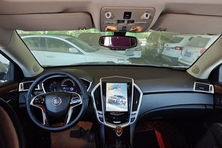 Used Cadillac SRX 2013 3.0L Leading Model Center Console