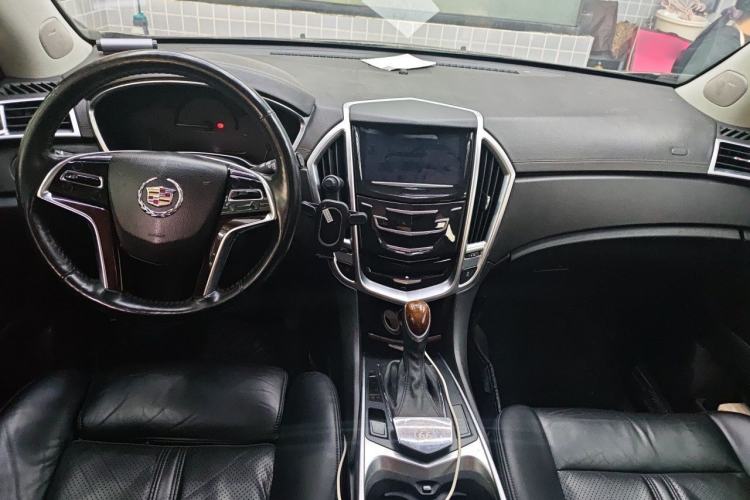 Used Cadillac SRX 2013 3.0L Leading Model Center Console