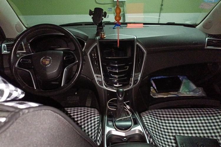 Used Cadillac SRX 2013 3.0L Comfort Model Center Console