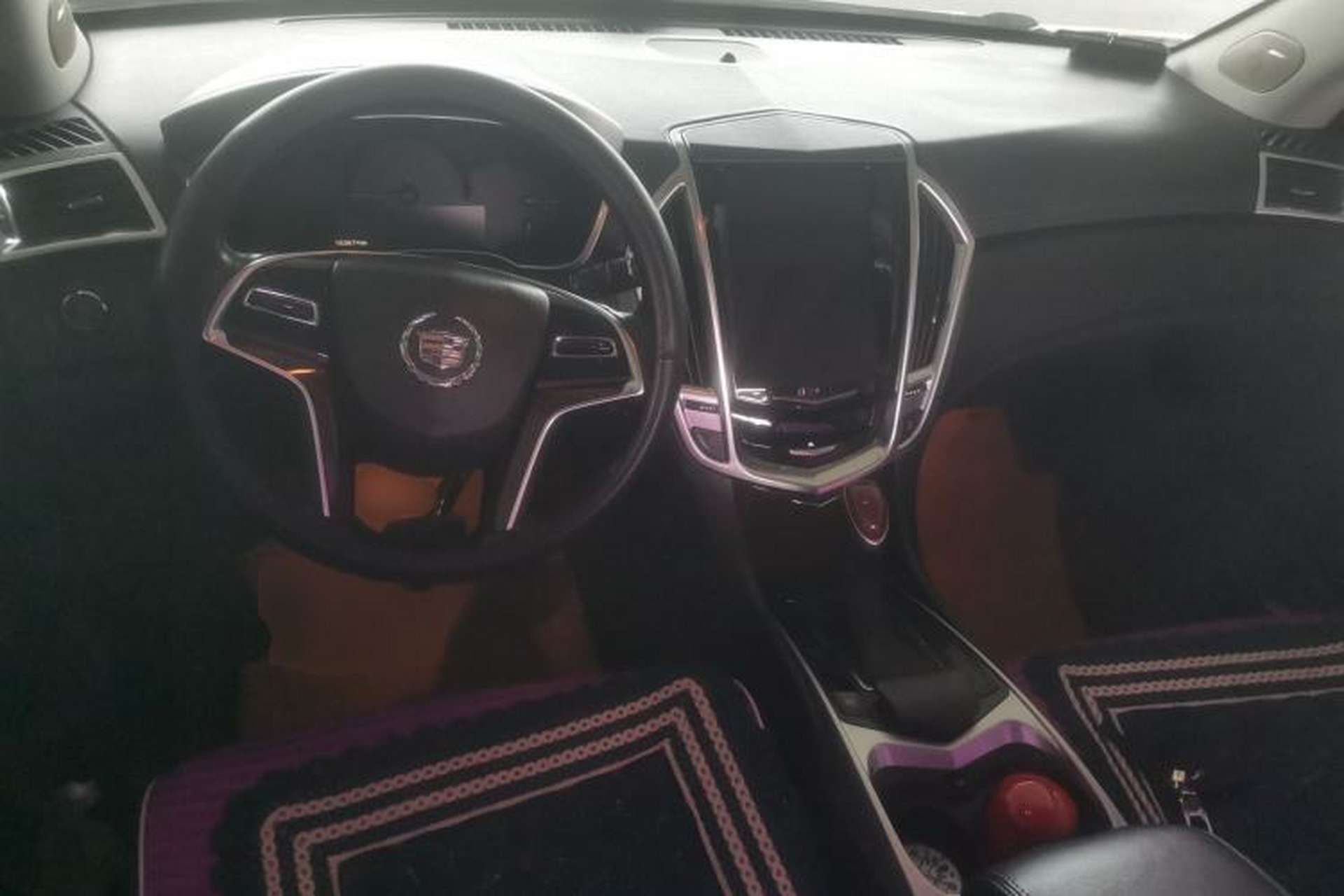 Used Cadillac SRX 2013 3.0L Luxury Model Center Console
