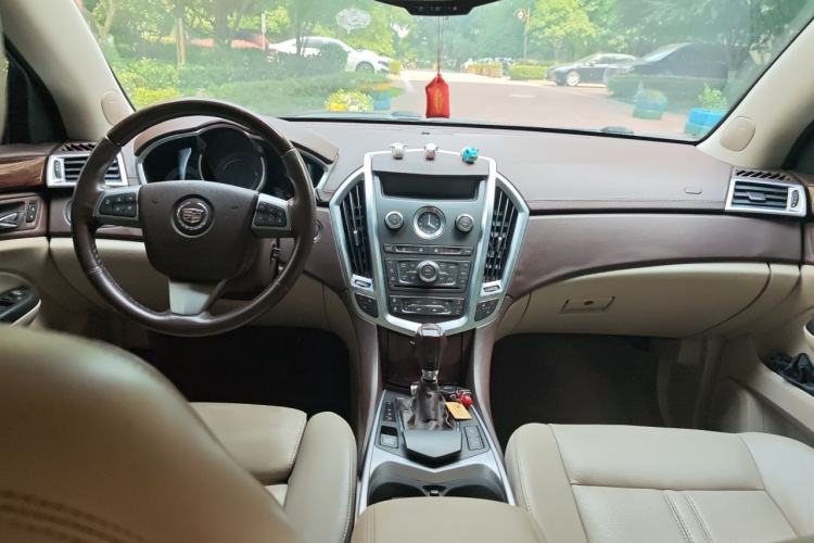 Used Cadillac SRX 2013 3.0L Comfort Model Center Console