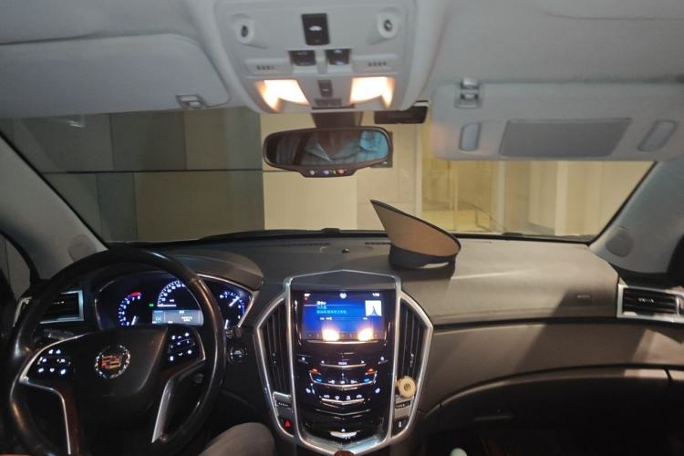 Used Cadillac SRX 2013 3.0L Elite Model Center Console