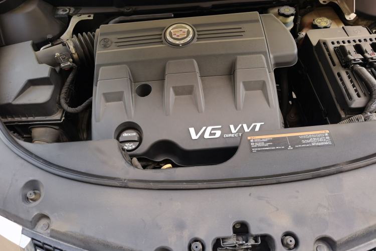 Used Cadillac SRX 2013 3.0L Comfort Model Engine Bay