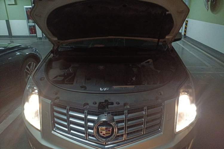 Used Cadillac SRX 2013 3.0L Comfort Model Engine Bay