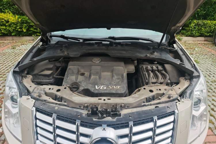 Used Cadillac SRX 2013 3.0L Elite Model Engine Bay