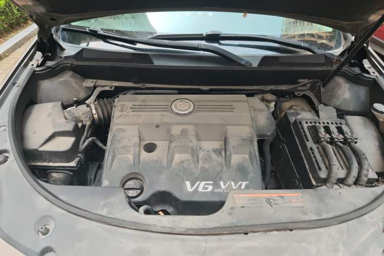 Used Cadillac SRX 2013 3.0L Comfort Model Engine Bay
