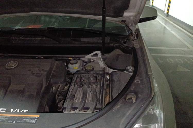 Used Cadillac SRX 2013 3.0L Comfort Model Engine Bay Left