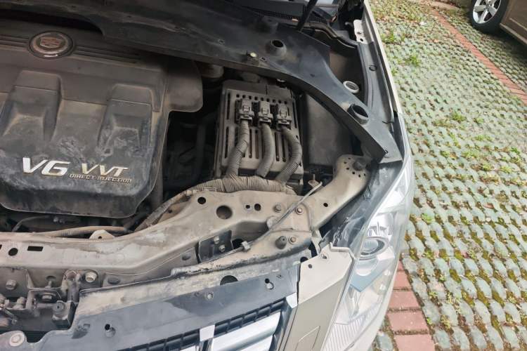 Used Cadillac SRX 2013 3.0L Elite Model Engine Bay Left