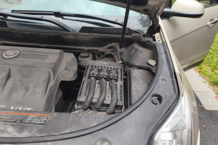 Used Cadillac SRX 2013 3.0L Luxury Model Engine Bay Left