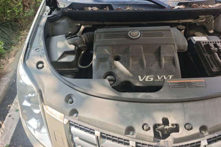 Used Cadillac SRX 2013 3.0L Comfort Model Engine Bay Right