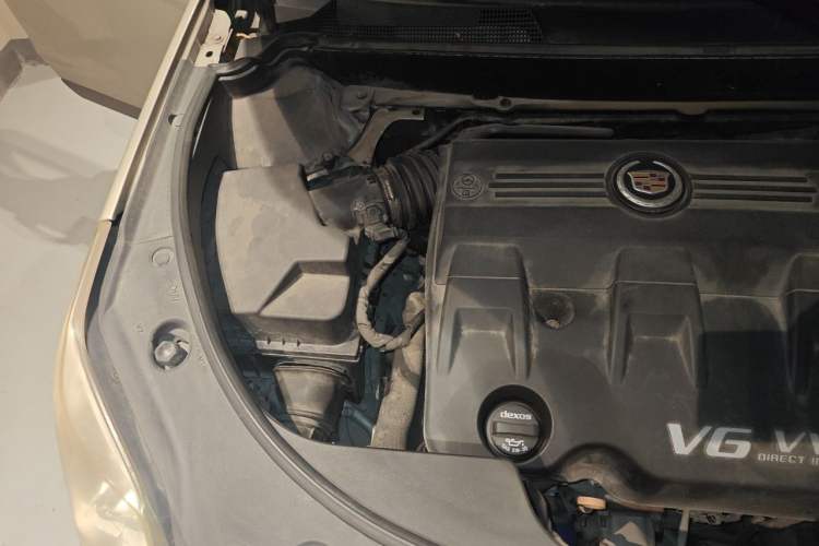 Used Cadillac SRX 2013 3.0L Elite Model Engine Bay Right