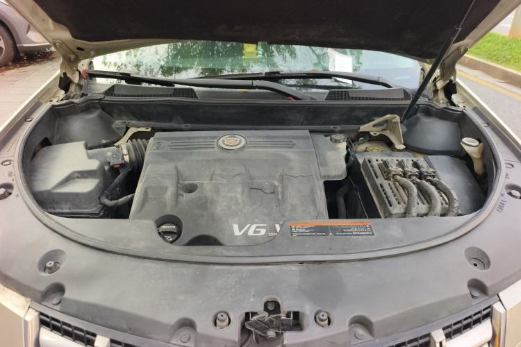 Used Cadillac SRX 2013 3.0L Comfort Model Engine Bay