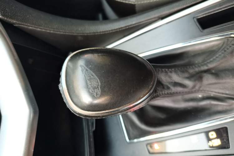 Used Cadillac SRX 2013 3.0L Comfort Model Gear Lever