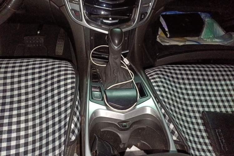 Used Cadillac SRX 2013 3.0L Comfort Model Gear Lever