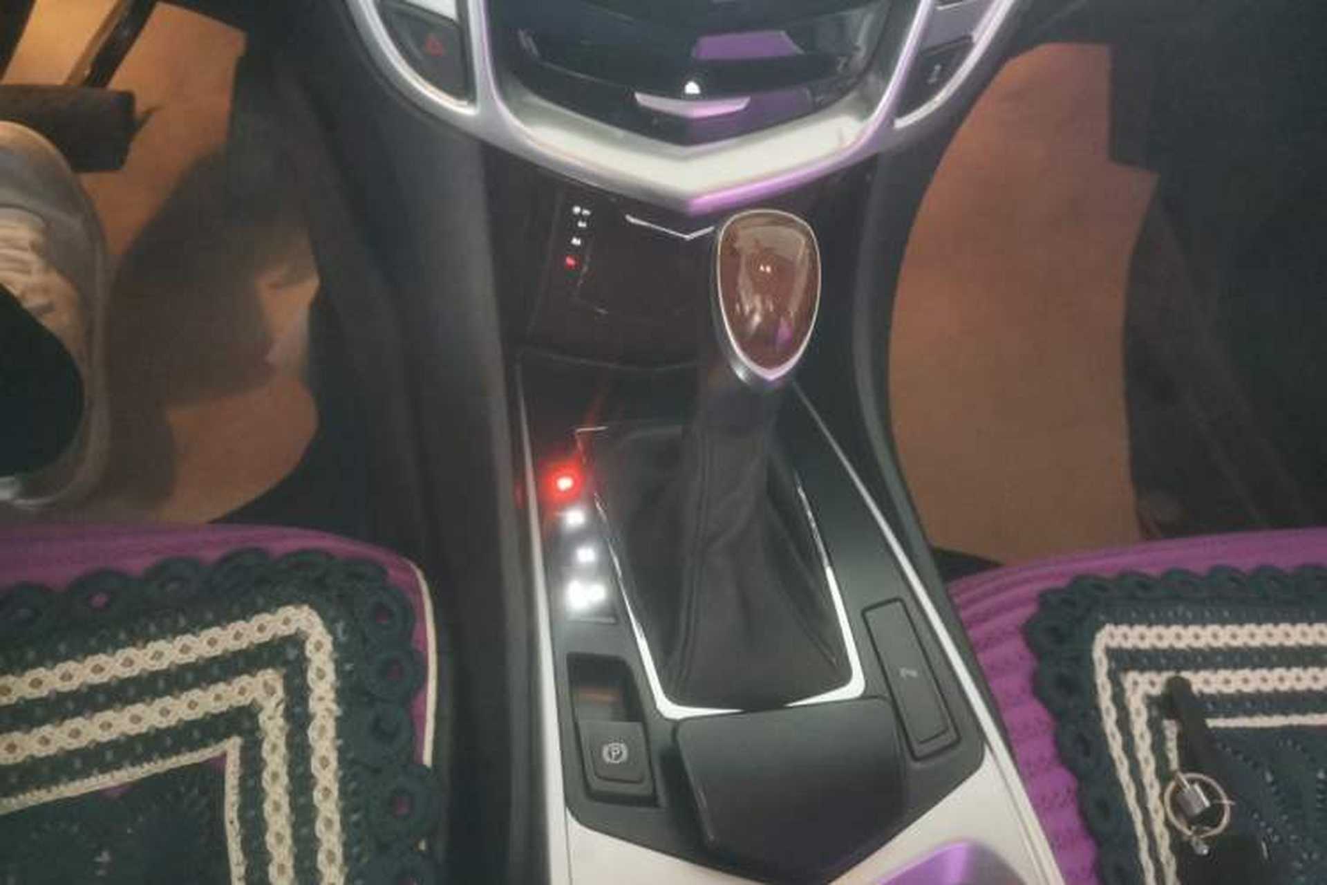 Used Cadillac SRX 2013 3.0L Luxury Model Gear Lever