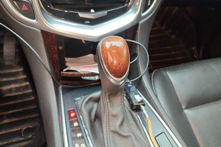 Used Cadillac SRX 2013 3.0L Leading Model Gear Lever