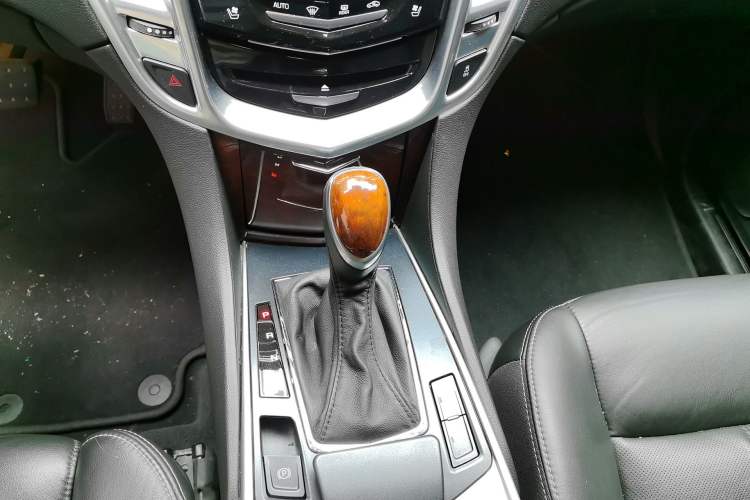 Used Cadillac SRX 2013 3.0L Luxury Model Gear Lever