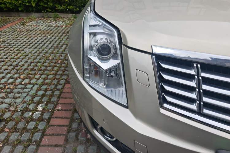 Used Cadillac SRX 2013 3.0L Elite Model Right Front Headlight