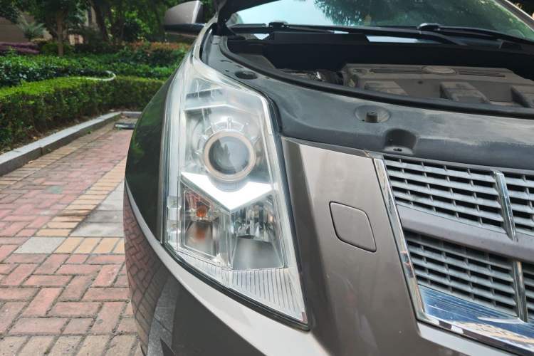 Used Cadillac SRX 2013 3.0L Comfort Model Right Front Headlight
