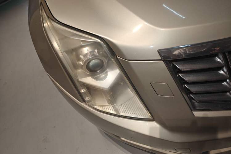 Used Cadillac SRX 2013 3.0L Elite Model Right Front Headlight
