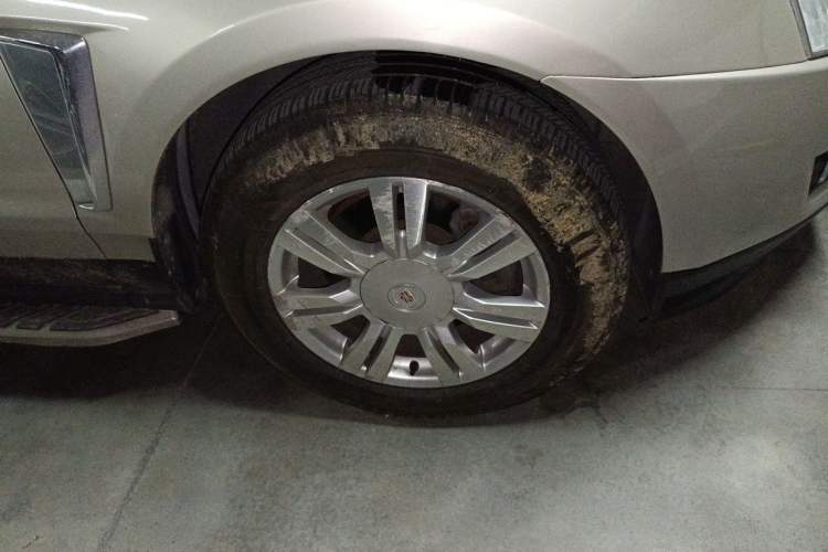 Used Cadillac SRX 2013 3.0L Comfort Model Right Front Wheel Hub