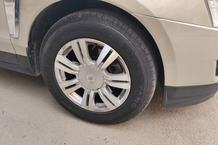 Used Cadillac SRX 2013 3.0L Luxury Model Right Front Wheel Hub