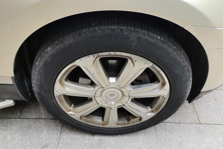 Used Cadillac SRX 2013 3.0L Luxury Model Right Front Wheel Hub