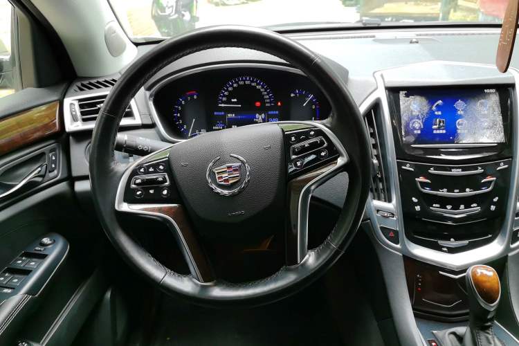 Used Cadillac SRX 2013 3.0L Luxury Model Steering Wheel
