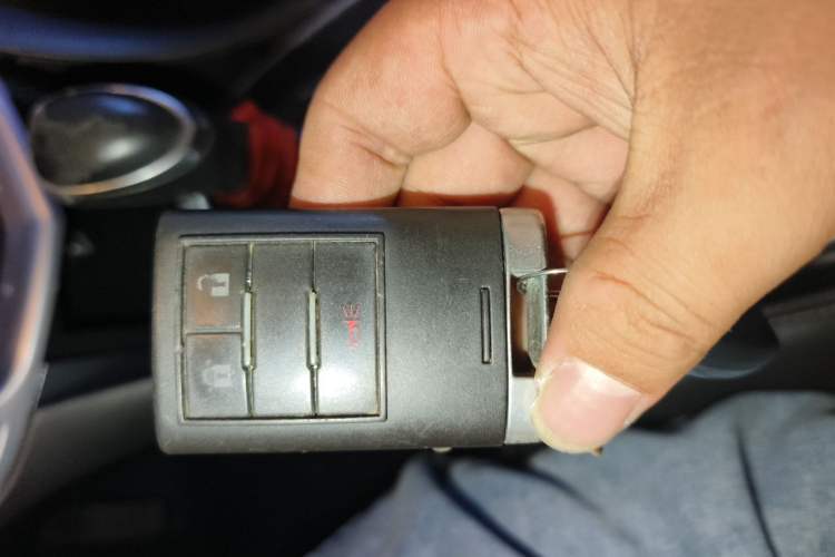 Used Cadillac SRX 2013 3.0L Comfort Model Vehicle Key