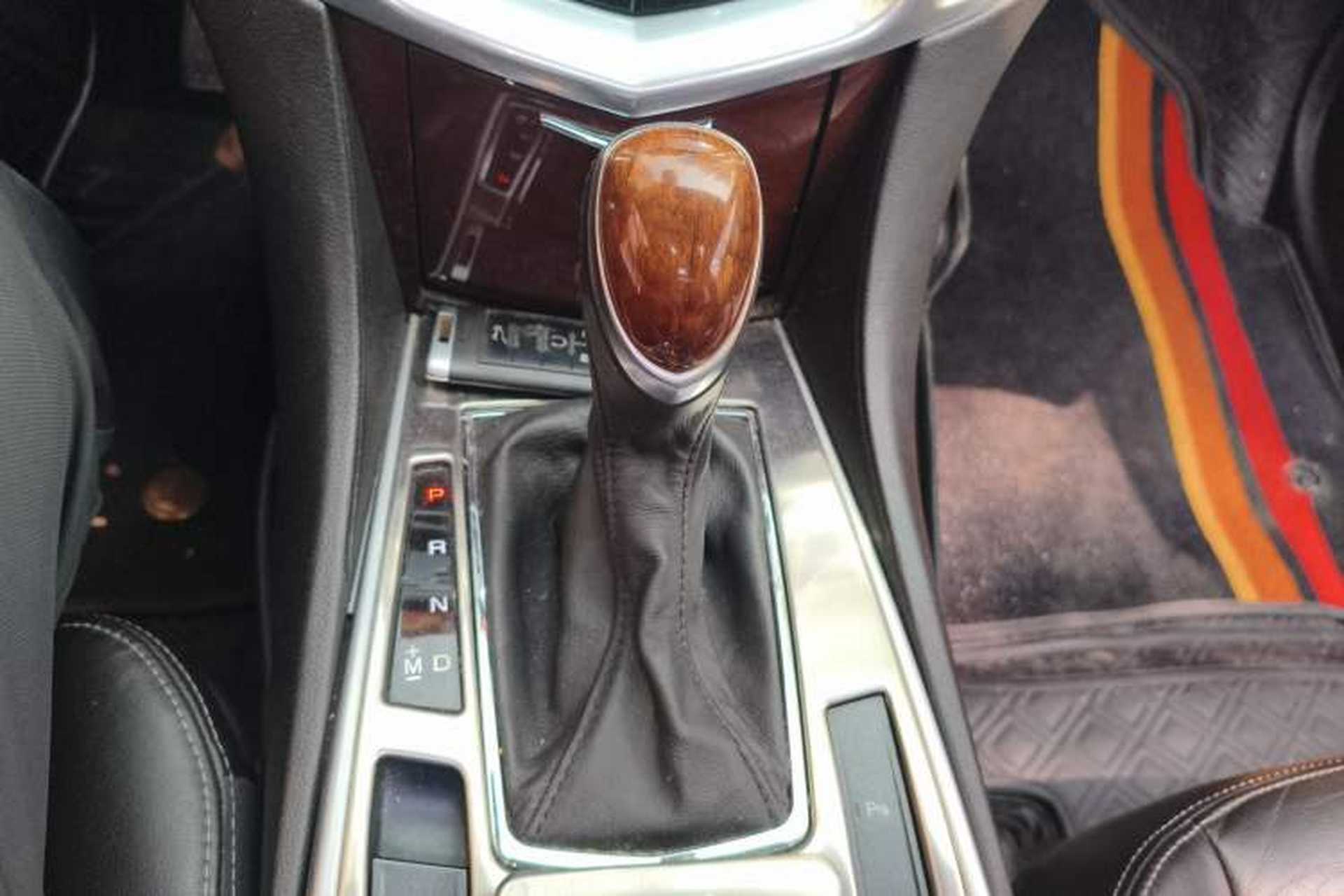 Used Cadillac SRX 2013 3.0L Elite Model Gear Lever