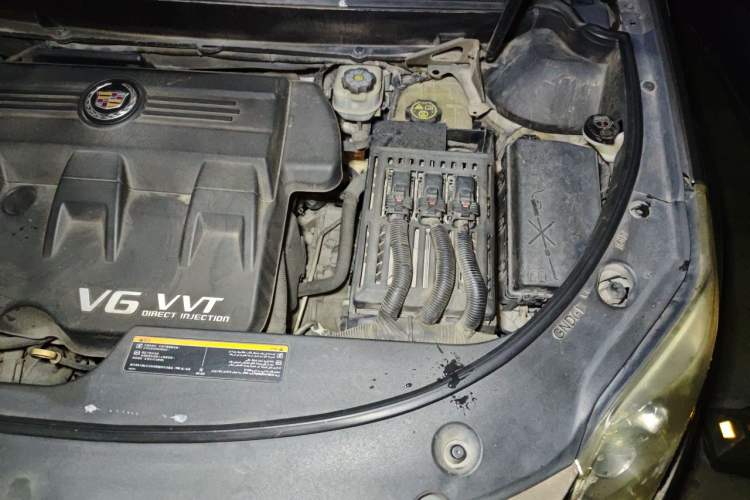 Used Cadillac SRX 2013 3.0L Comfort Model Engine Bay Left