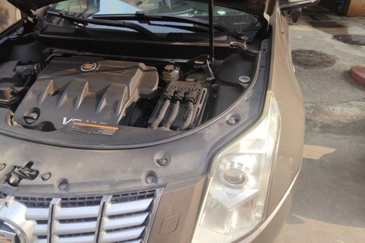 Used Cadillac SRX 2013 3.0L Elite Model Engine Bay Left