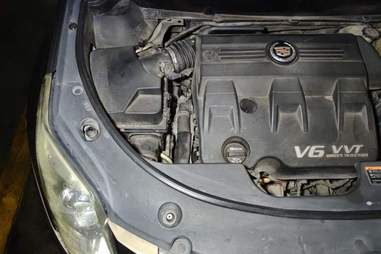 Used Cadillac SRX 2013 3.0L Comfort Model Engine Bay Right