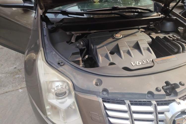 Used Cadillac SRX 2013 3.0L Elite Model Engine Bay Right