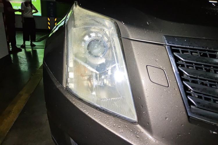 Used Cadillac SRX 2013 3.0L Comfort Model Right Front Headlight