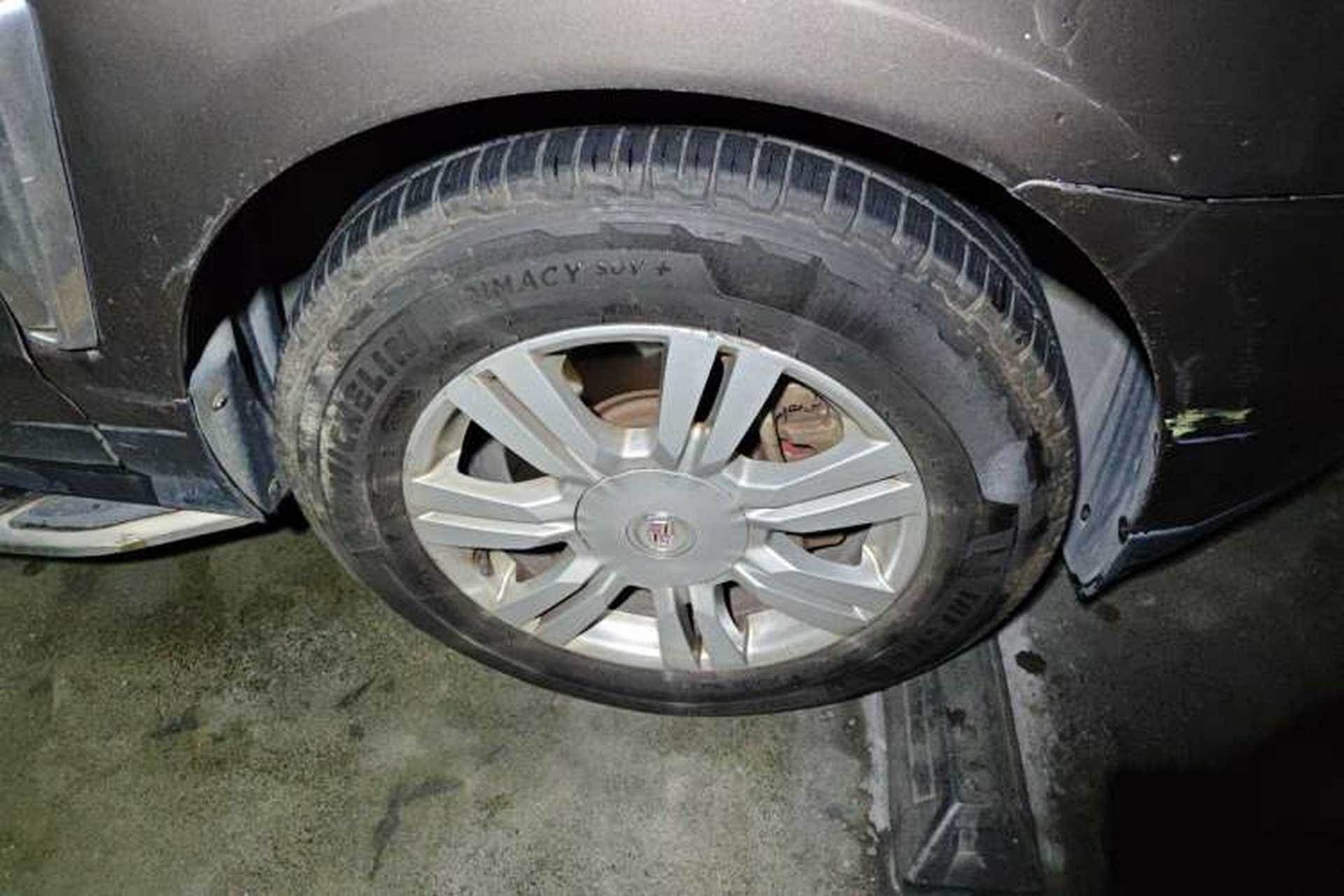 Used Cadillac SRX 2013 3.0L Comfort Model Right Front Wheel Hub