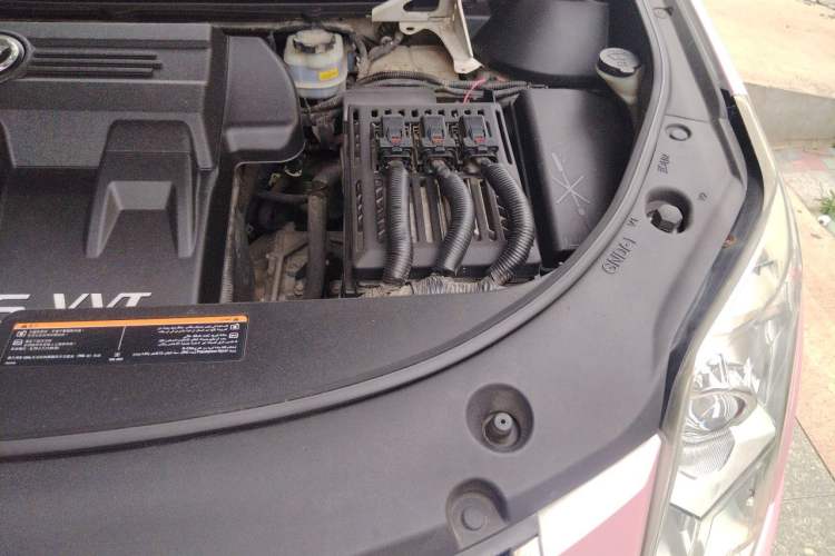 Used Cadillac SRX 2013 3.0L Comfort Model Engine Bay Left